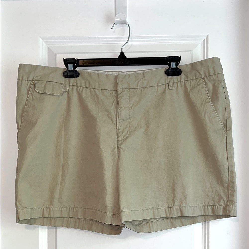 ⚡️ 3 for $20 ⚡️ Merona Women’s Size 18 Khaki High Waist Chino Shorts